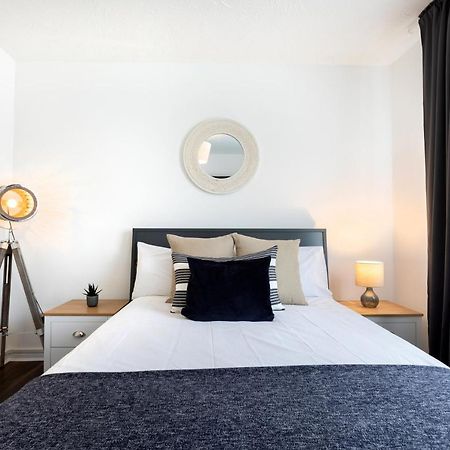 1-Bedroom Apartment With A Private Garden, Beach 5-Min Walk Weymouth Pokoj fotografie